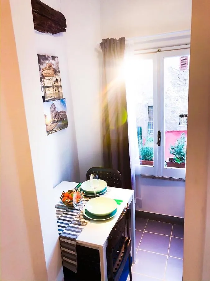 Apartment Romantico Appartamento A Trastevere